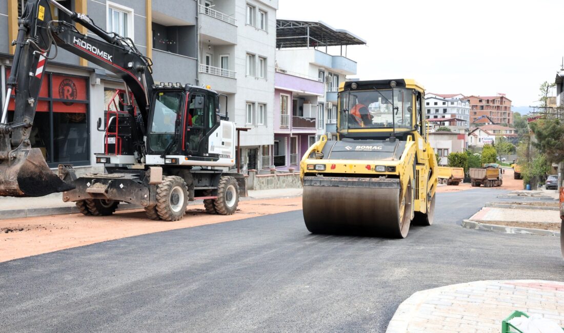 Osmangazi’de üstyapı çalışmaları hız kesmiyor. Hamitler’de hem tretuvar hem asfalt