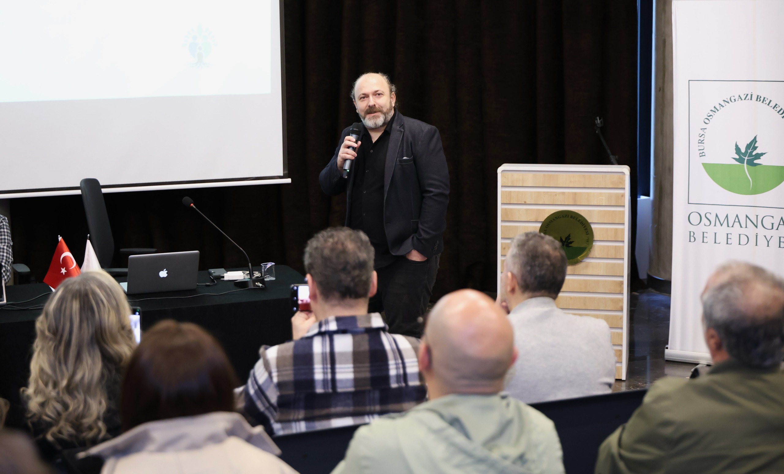 Osmangazi Belediyesi’nin başlattığı “Ana Baba Okulu” projesi, aile içi iletişim