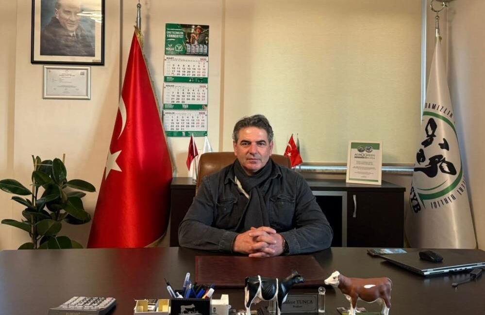 Mustafakemalpaşa’da CHP’li meclis üyesi, ablasına şiddet iddiasıyla ev hapsi aldı.