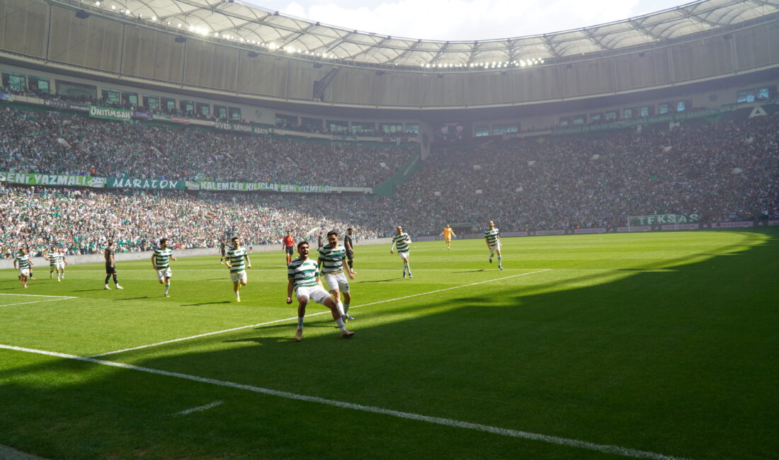 Bursaspor Somaspor'u 5-1 yenerek ligin bitimine 1 hafta kala şampiyonluğunu