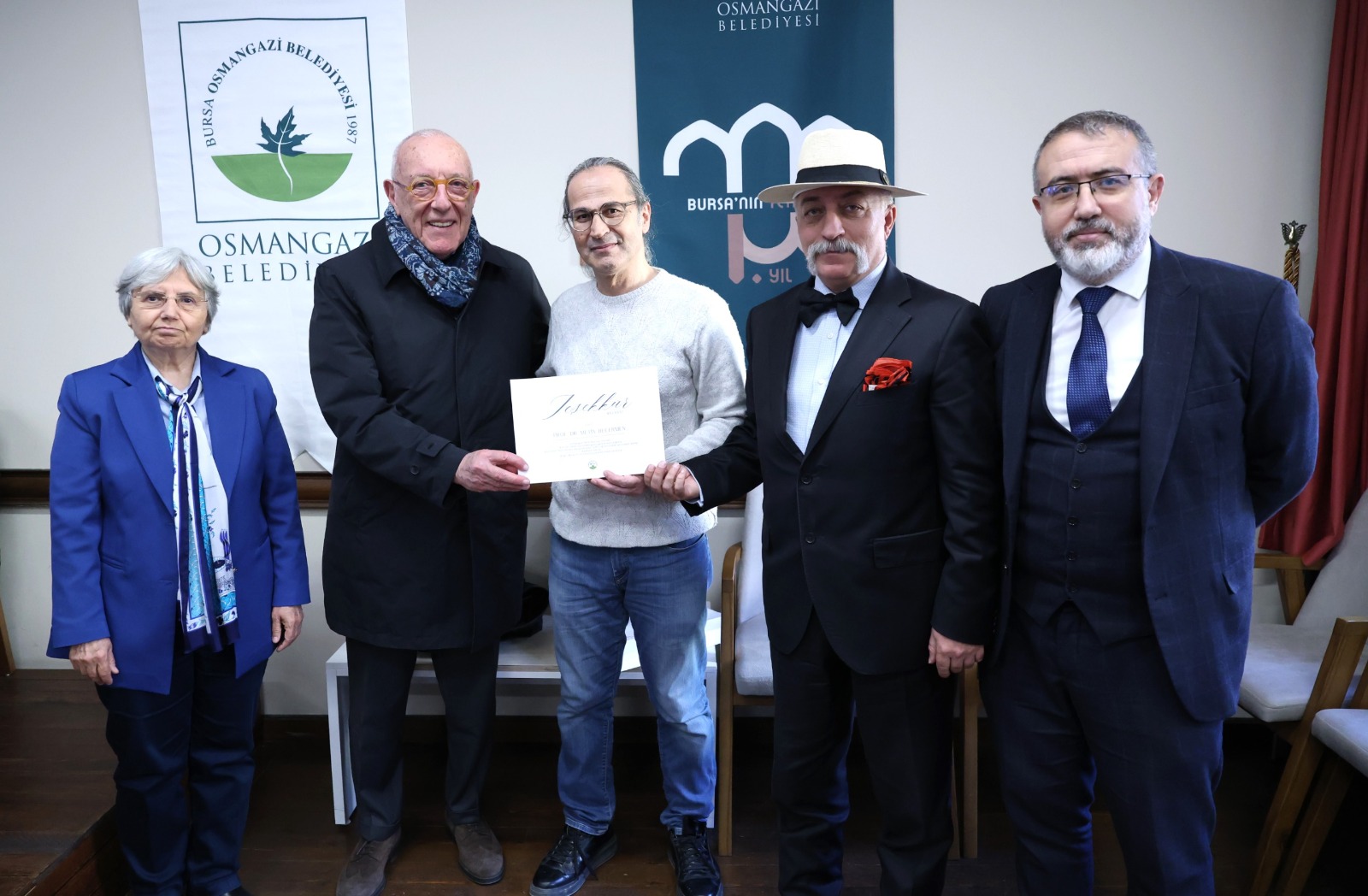 Osmangazi’de düzenlenen felsefe buluşmasında “başkaldırı” kavramı ele alındı. Akademisyenler dikkat