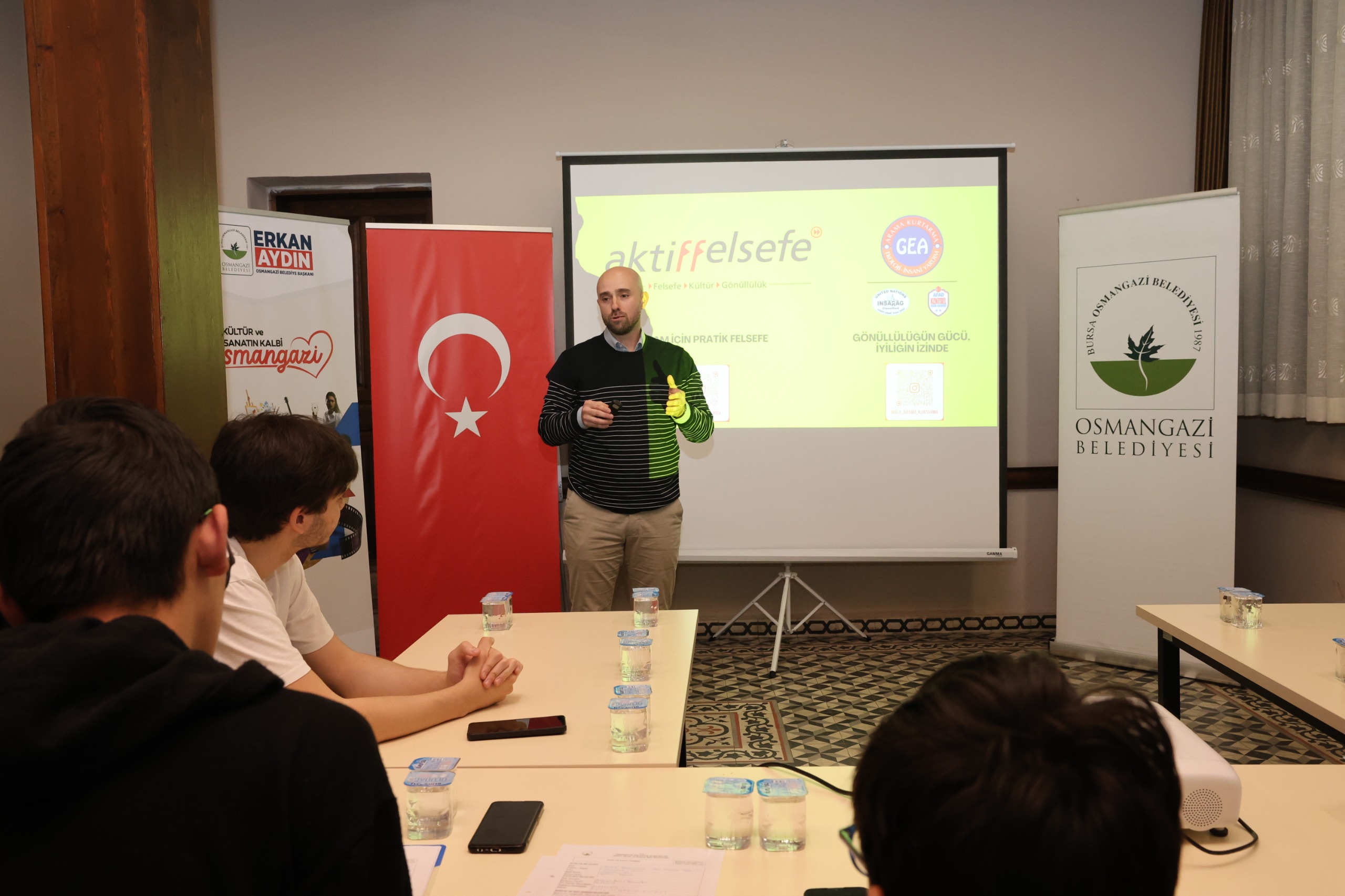 Osmangazi’de düzenlenen “Genç Filozoflar Atölyesi” ile gençler, bilgi kirliliğine karşı