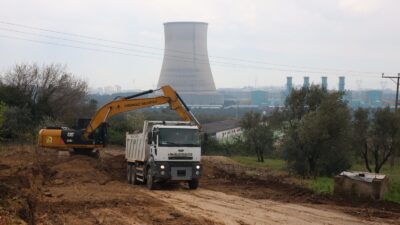 Osmangazi Belediyesi, Karabalçık Mahallesi’nde 455 metrelik yeni yol çalışması başlattı.
