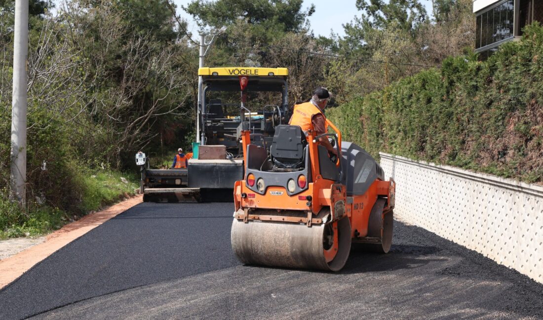 Osmangazi’de yürütülen asfaltlama çalışmalarıyla ulaşım daha konforlu hale getiriliyor.