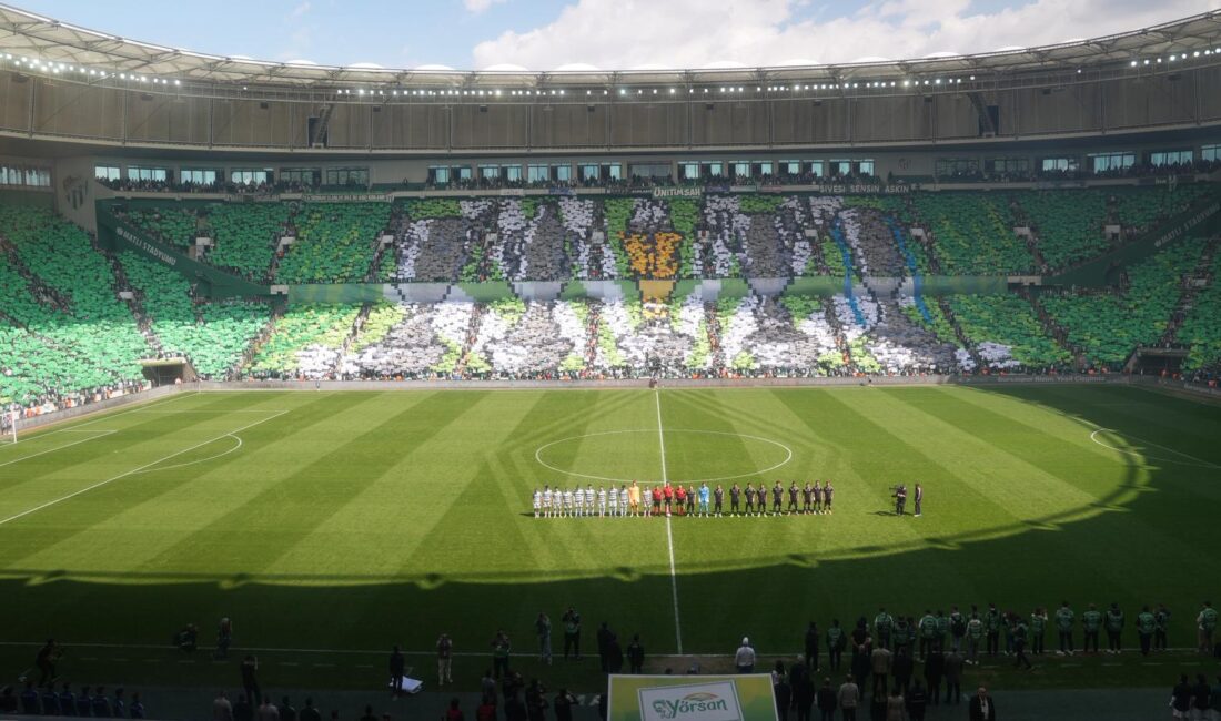 Bursaspor’un şampiyonluğu Osmangazi’de büyük coşkuyla kutlandı. Başkan Aydın’dan Süper Lig