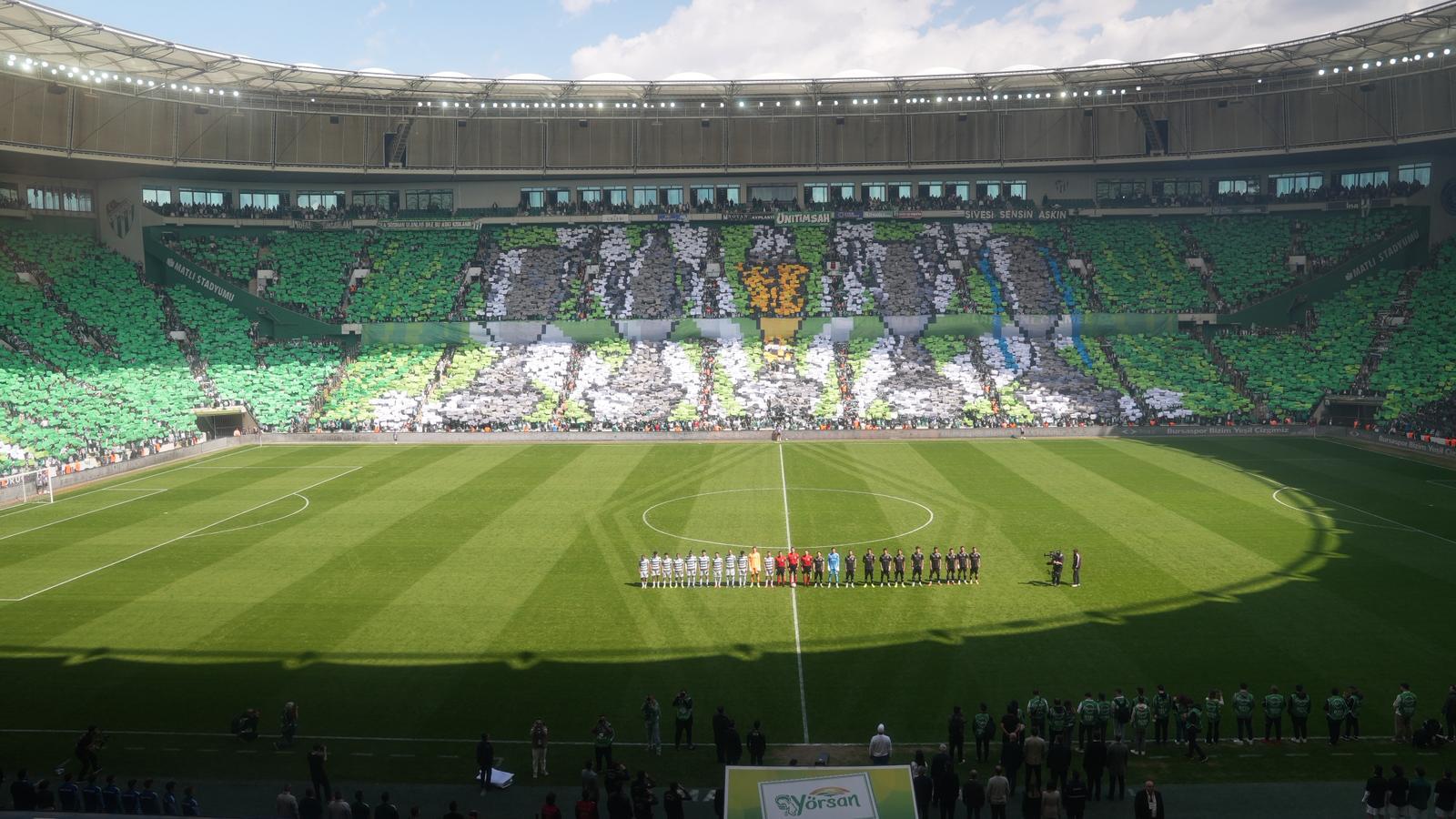 Bursaspor’un şampiyonluğu Osmangazi’de büyük coşkuyla kutlandı. Başkan Aydın’dan Süper Lig