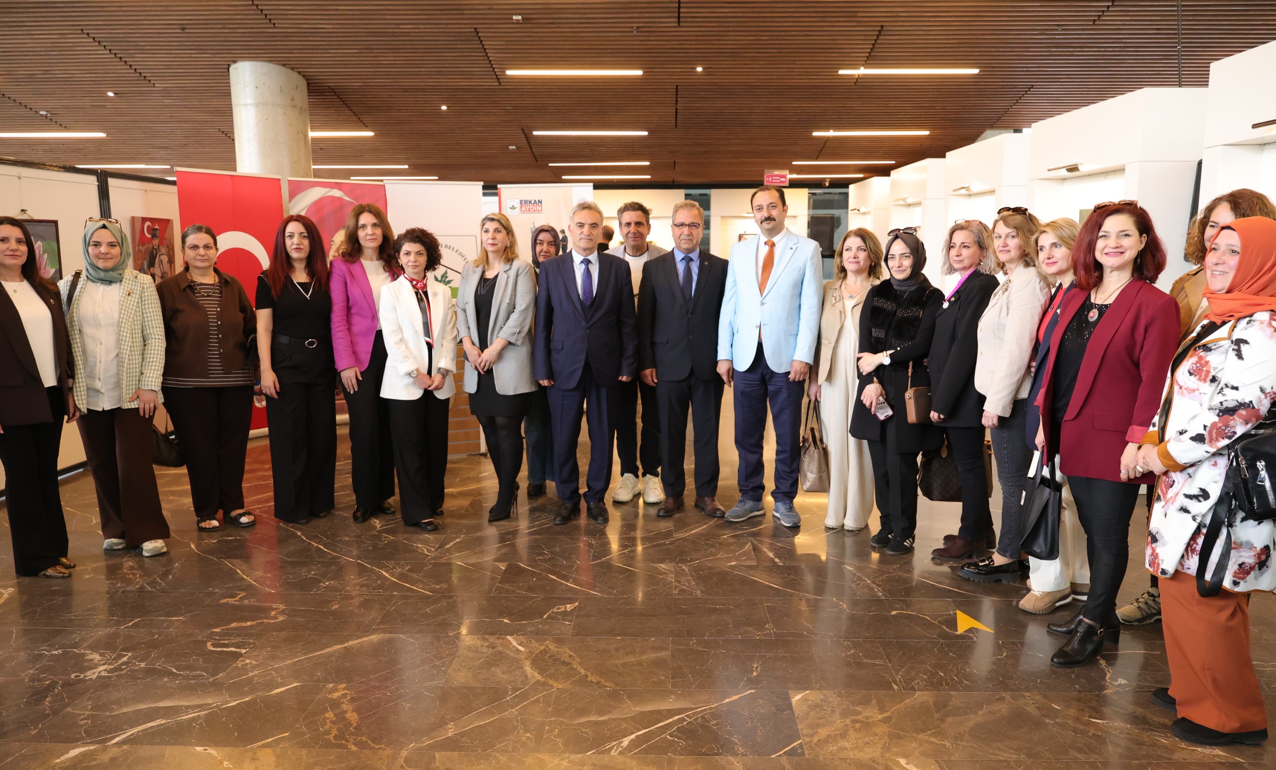 Osmangazi’de liseli öğrencilerin hazırladığı eserler “Atatürk’ün Çocuklarından Sanata Bakış” sergisiyle