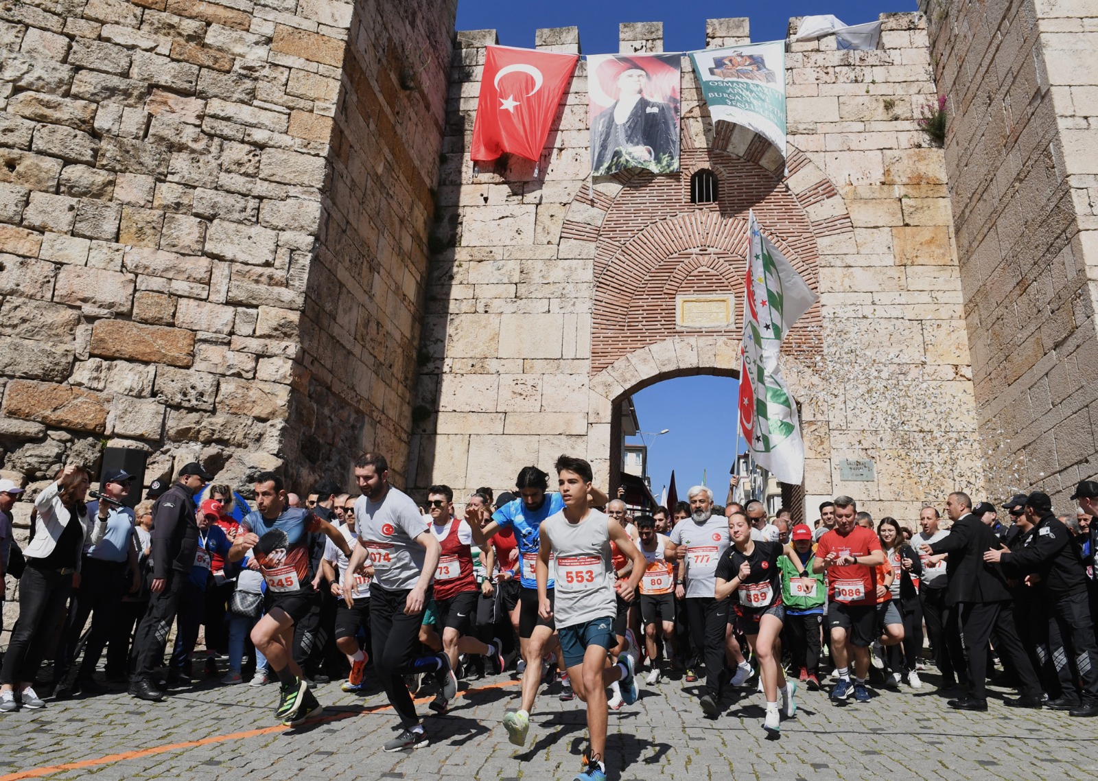 Nefesler tutuldu! Tarihi koşu için geri sayım başladı 1 Bursam Medya -