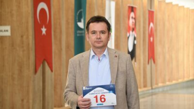 Osmangazi Tarihi Kent Koşusu öncesi sporcular numaralarını aldı, 1418 kişi