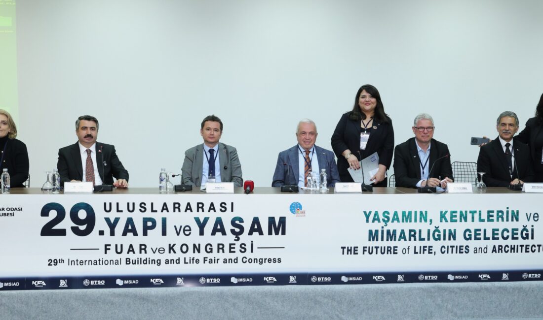 Osmangazi Belediye Başkanı Erkan Aydın, uluslararası kongrede ilçeye kazandırılacak projeleri