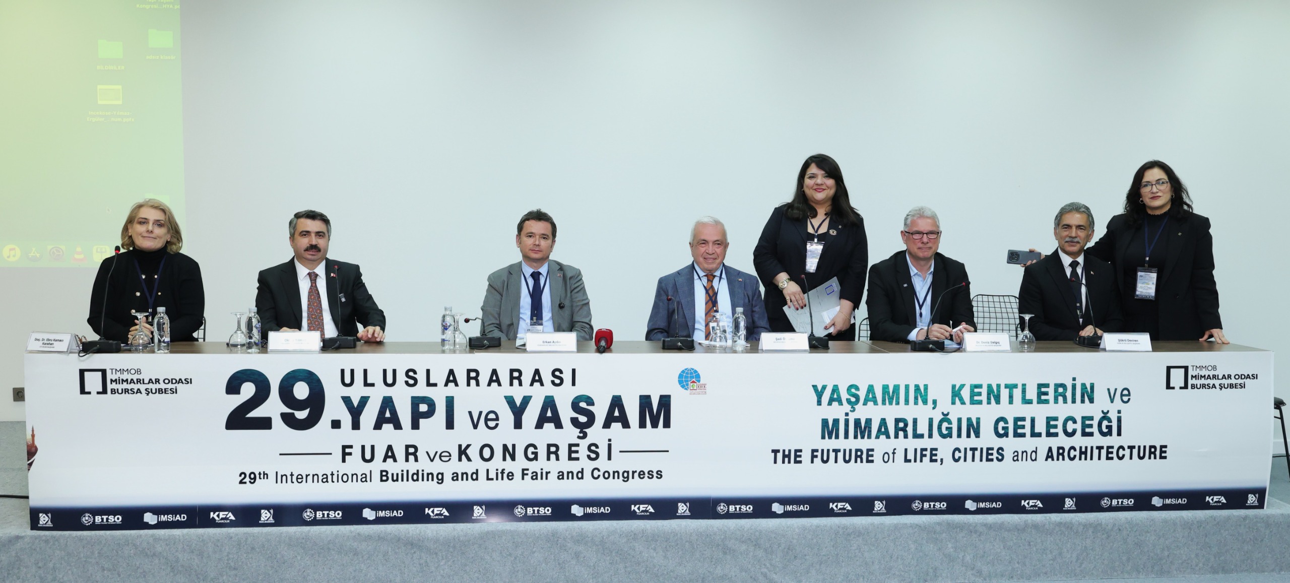 Osmangazi Belediye Başkanı Erkan Aydın, uluslararası kongrede ilçeye kazandırılacak projeleri