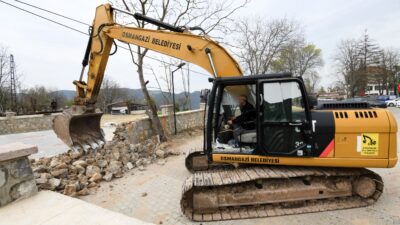 Osmangazi’de sit alanında tespit edilen kaçak yapı ekipler tarafından yıkıldı.