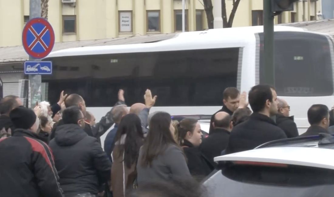 Büyükşehir Belediye Başkanı Mustafa Bozbey’in de aralarında bulunduğu 57 kişi,