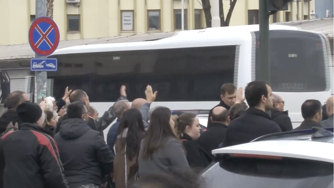 Büyükşehir Belediye Başkanı Mustafa Bozbey’in de aralarında bulunduğu 57 kişi,