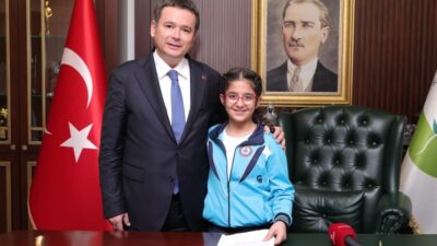 Osmangazi Belediye Başkanı Erkan Aydın, geleceğin teminatı olan çocuklara verdiği