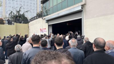 Polis geniş güvenlik tedbiri aldı, meclis üyeleri haricindeki CHP'liler belediye