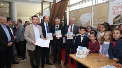 Bursa 23. Kitap Fuarı’nı ziyaret eden Osmangazi Belediye Başkanı Erkan