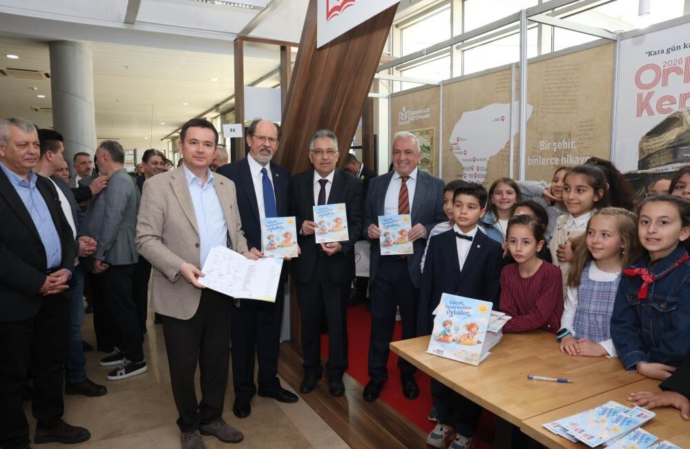 Bursa 23. Kitap Fuarı’nı ziyaret eden Osmangazi Belediye Başkanı Erkan