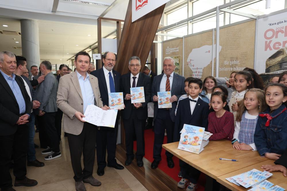 Bursa 23. Kitap Fuarı’nı ziyaret eden Osmangazi Belediye Başkanı Erkan