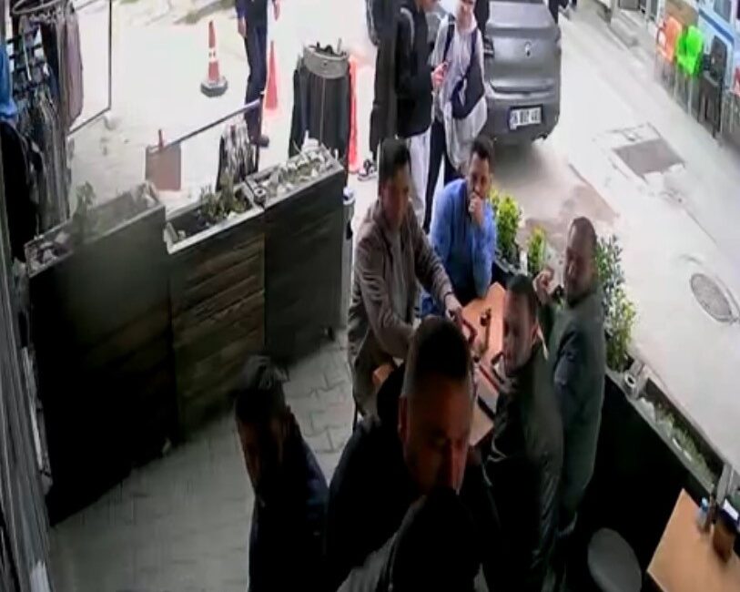 Bursa'da boğazına yemek kaçan 65 yaşındaki vatandaş, esnafın Heimlich manevrasıyla