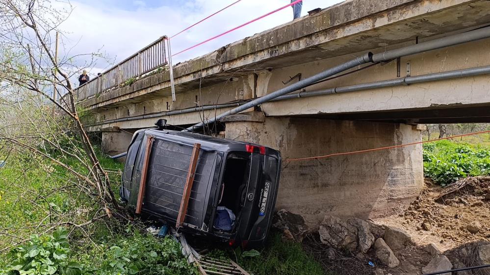 Bursa'nın İnegöl ilçesinde 3 aracın karıştığı zincirleme trafik kazasında 4