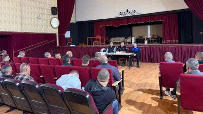 Karacabey Şükran Yemişçi Kültür Merkezi’nde yapılan okul servis araçları, personel