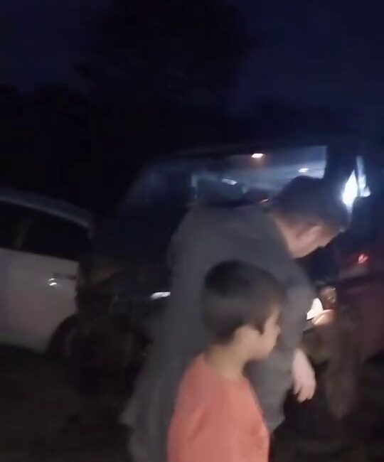 Bursa Orhaneli yolu üzerinde kopan kayalar seyir halindeki araçların üzerine