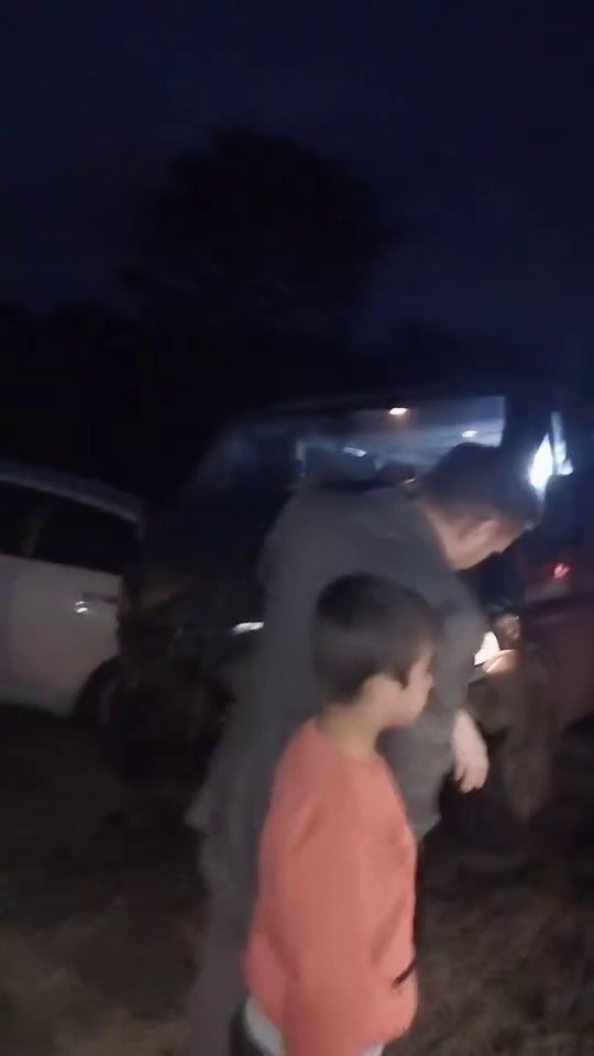 Bursa Orhaneli yolu üzerinde kopan kayalar seyir halindeki araçların üzerine