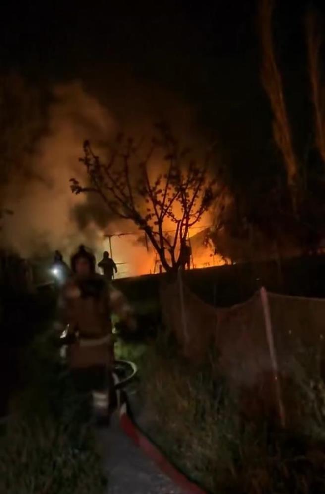 Edinilen bilgiye göre, konteyner olarak kullanılan alanda henüz bilinmeyen bir