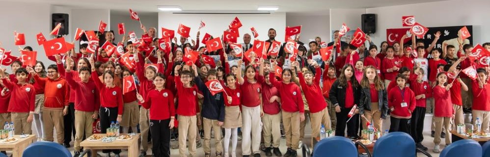 Marmarabirlik’in çocuklara zeytini sevdirmek, sağlıklı beslenme bilinci kazandırmak ve yerli