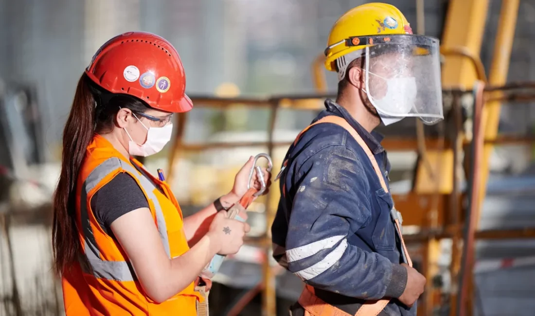 Resmi Gazete’de yayımlanan yeni düzenleme ile işyerlerinin tehlike sınıfları güncellendi.