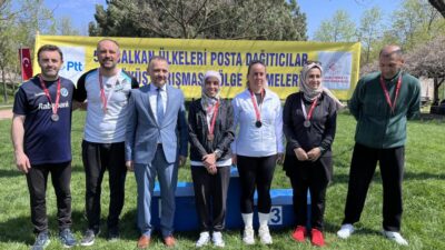 Bursa’da düzenlenen posta dağıtıcıları yarışması renkli görüntülere sahne oldu. 46