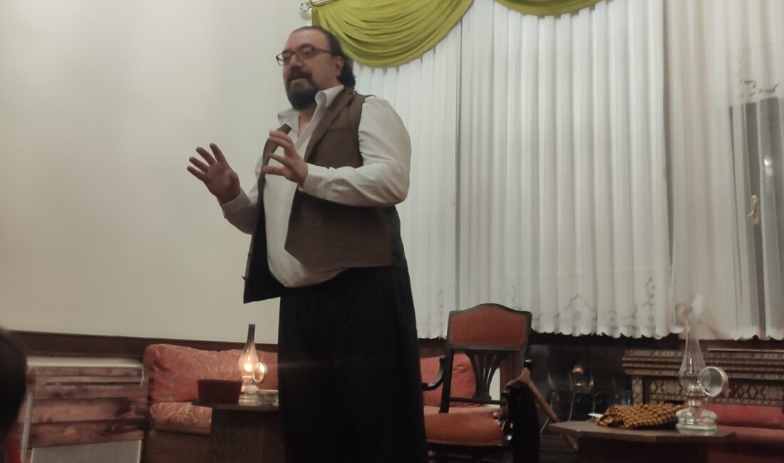 Son Meddahlardan B.Seçkin Kaymaz. 25. Direklerarası Seyirci Ödüllerinde, tek kişilik