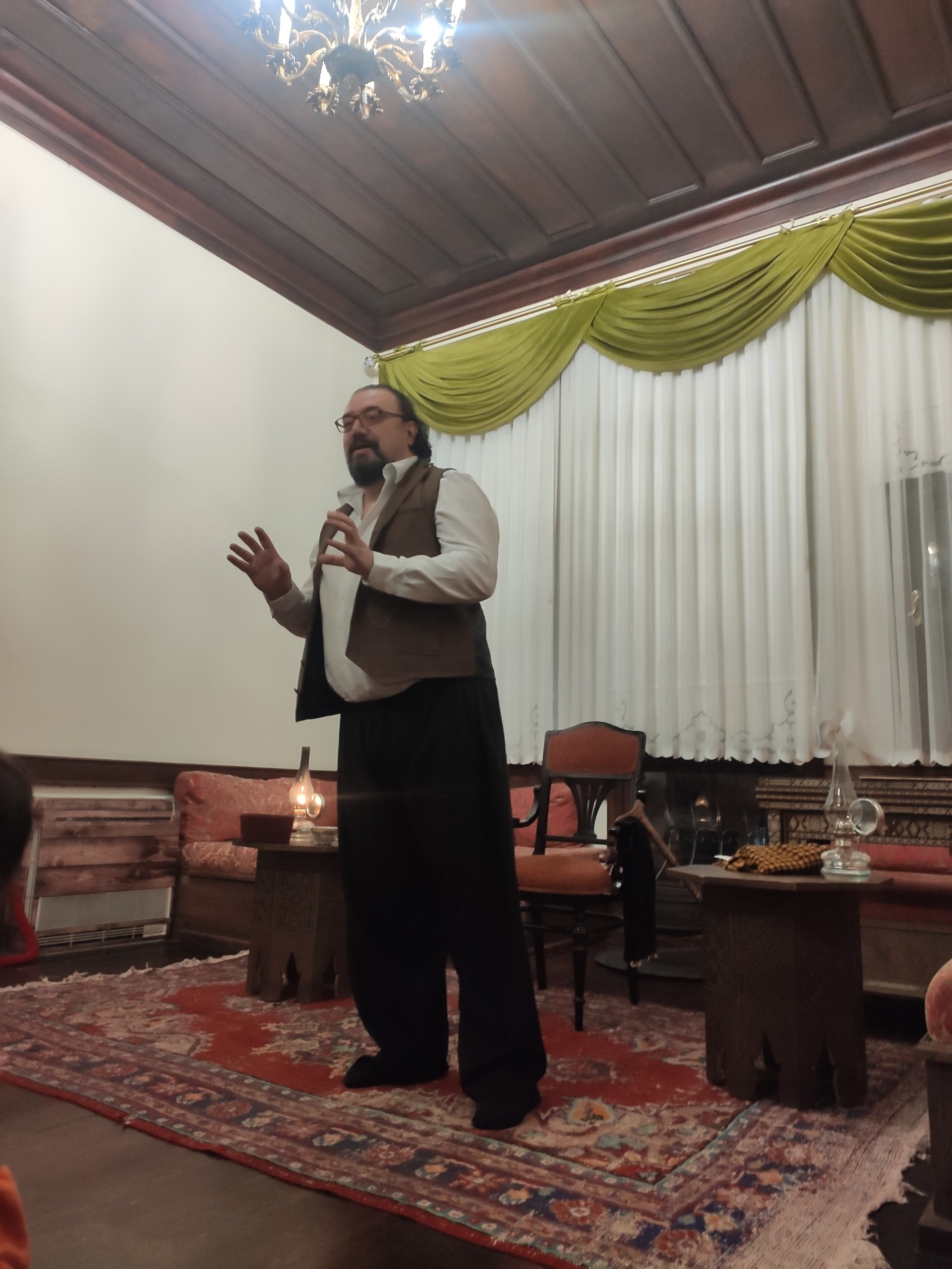 Son Meddahlardan B.Seçkin Kaymaz. 25. Direklerarası Seyirci Ödüllerinde, tek kişilik