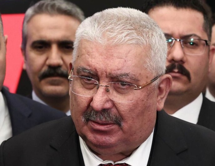  Milliyetçi Hareket Partisi'nde İstanbul ve  ilçe teşkilatları feshedildi.