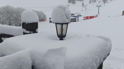 Bursa'da Nisan ayının son günlerinde Uludağ’da etkili olan kar yağışı,