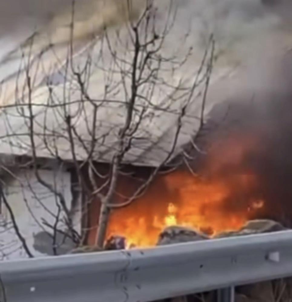 Bursa'da bağ evinde çıkan yangın, itfaiye ekiplerinin müdahalesiyle söndürüldü.