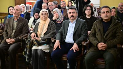 Yıldırım Belediyesi’nin düzenlediği programda yazar Cihan Aktaş, Bursalılarla bir araya