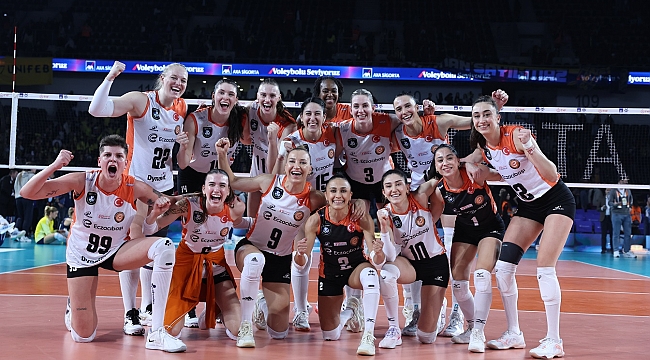 CEV Şampiyonlar Ligi’nde VakıfBank ve Eczacıbaşı adını finale yazdırdı. 