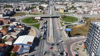 Bursa’da İstanbul Caddesi üzerindeki terminal yolunda asfalt çalışması nedeniyle trafik