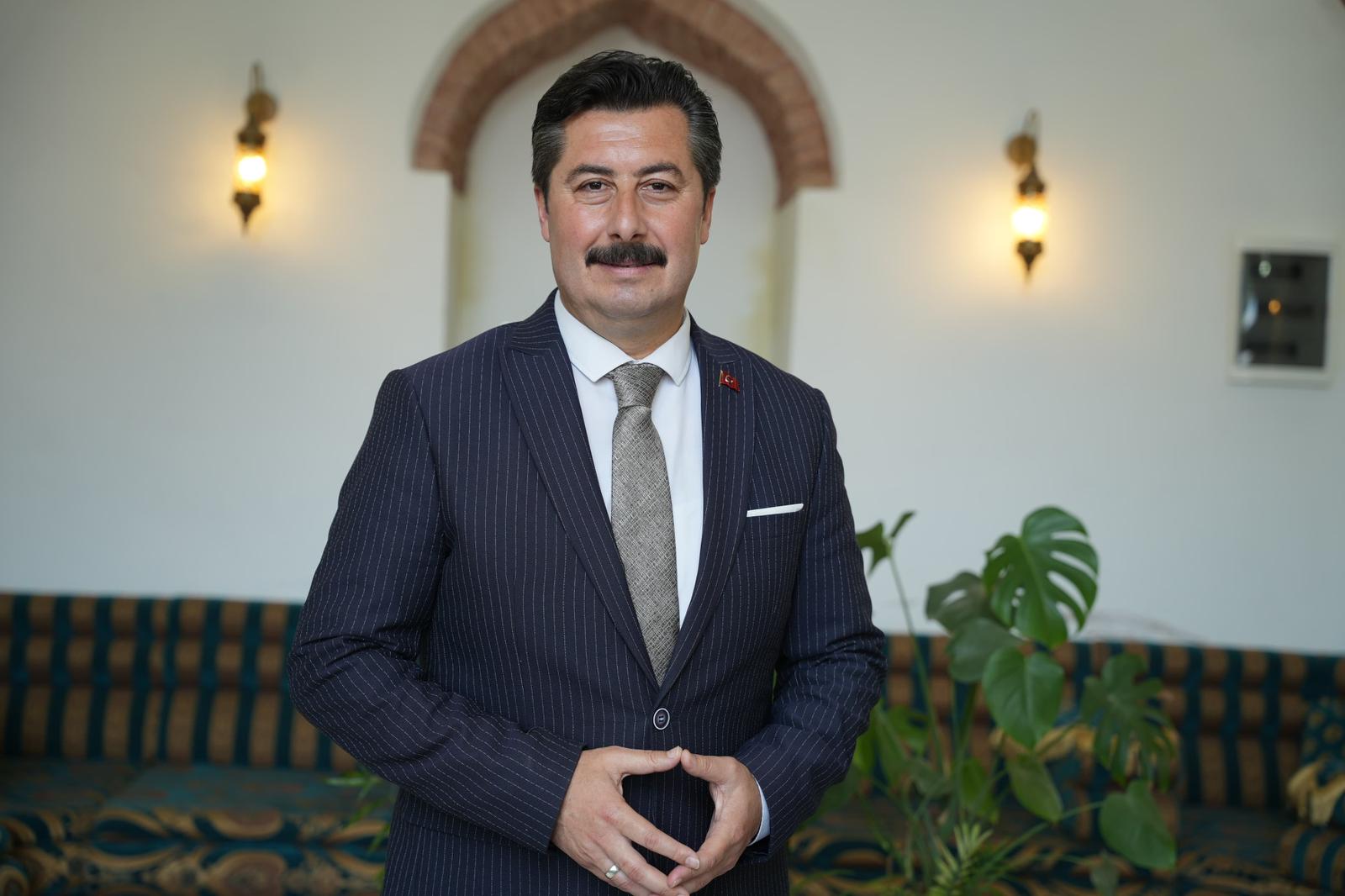 Yenişehir Belediye Başkanı Ercan Özel, Kurban Bayramı mesajında dayanışma ve