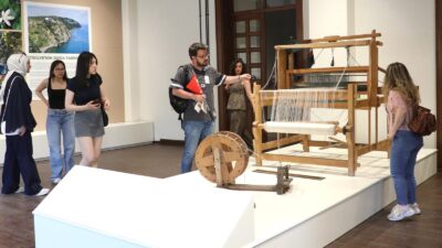 Mudanya Belediyesi tarafından restore edilen tarihi Taş Mektep binası, Tirilye’nin