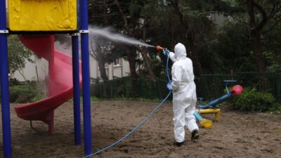 Osmangazi Belediyesi, yaz aylarında artan bakteri ve haşere riskine karşı