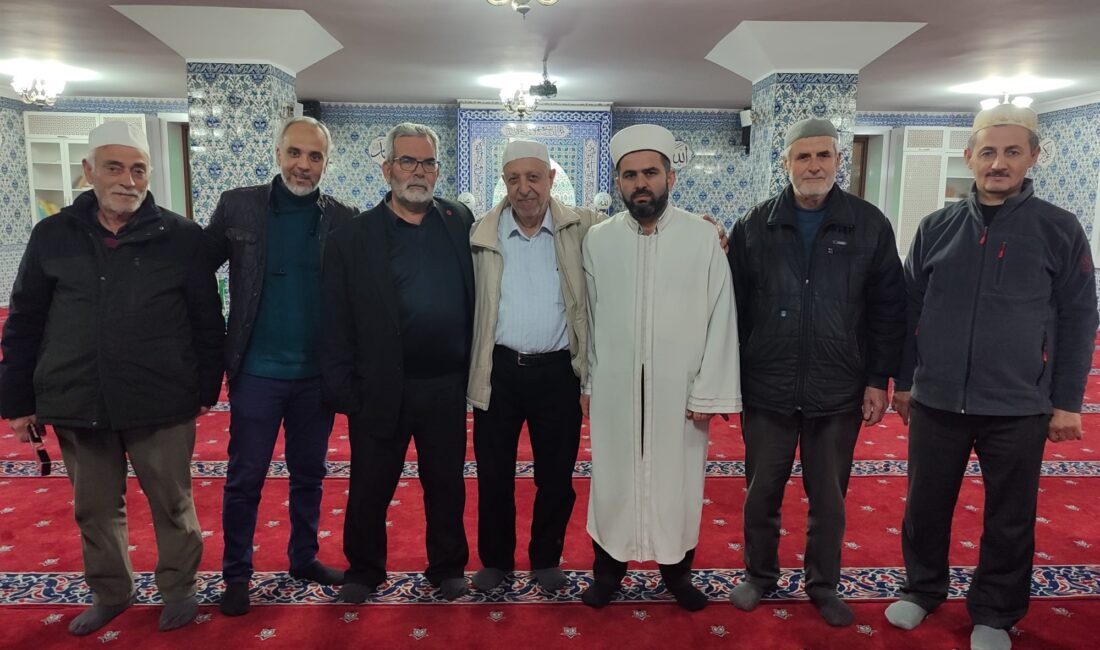 Bursa’da yıllardır aynı mahallede yaşayan Suriyeli Abdülkerim Ömer, ülkesine dönmeden
