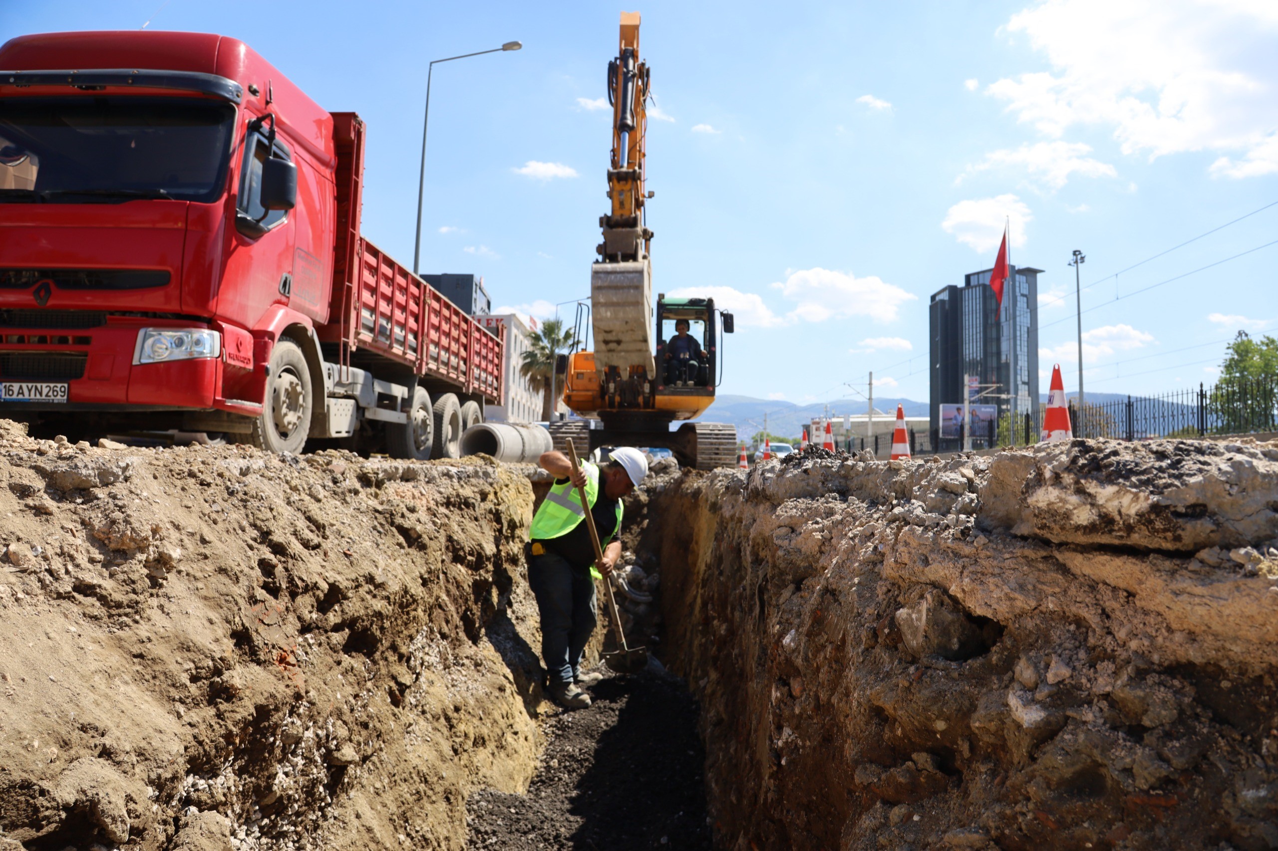 Bursa Büyükşehir Belediyesi, Osmangazi’de yeni yerleşim bölgelerinde yaşanan su basıncı