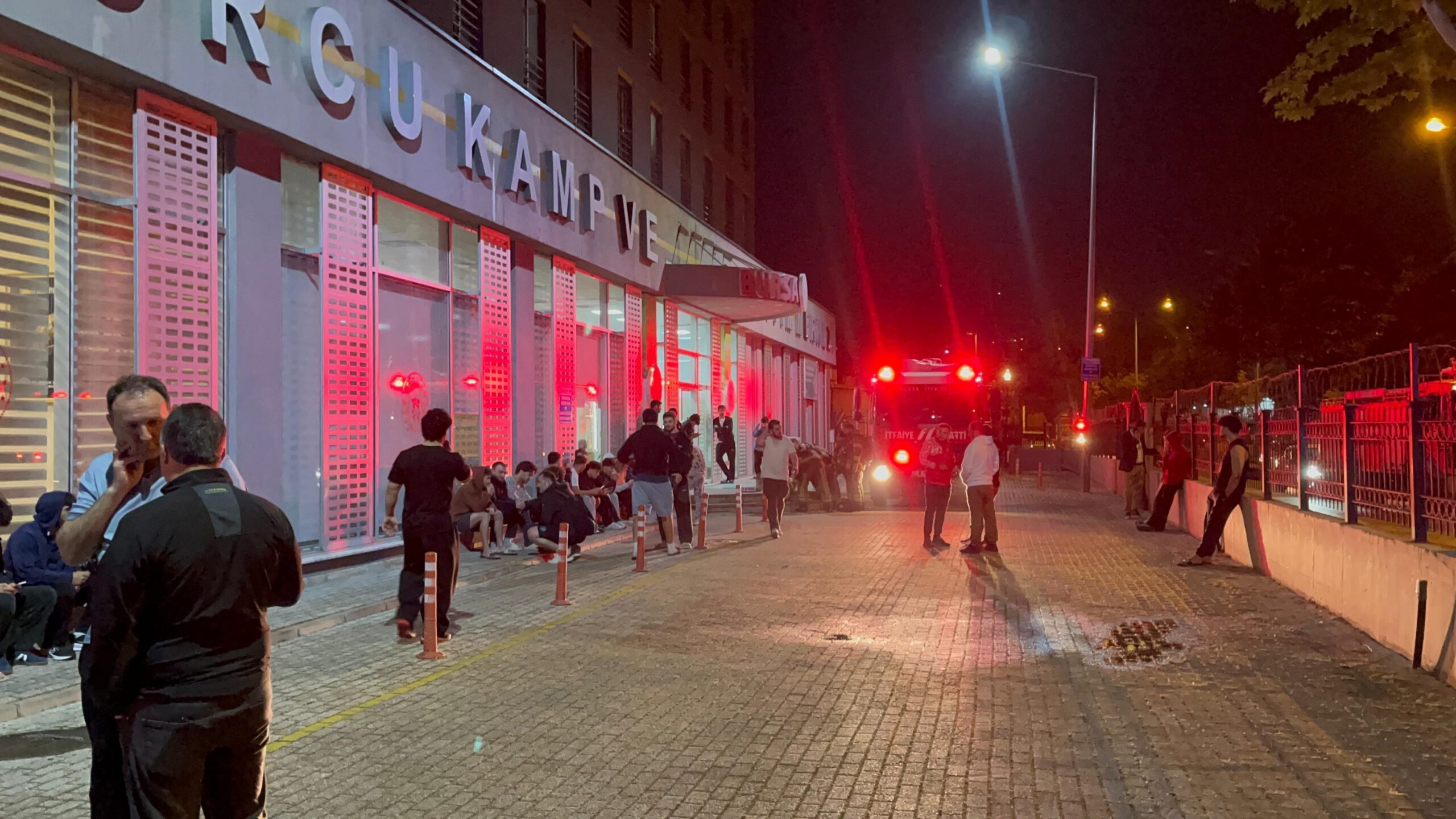 Bursa’da sporcu kamp merkezinin sauna bölümünde çıkan yangın paniğe neden