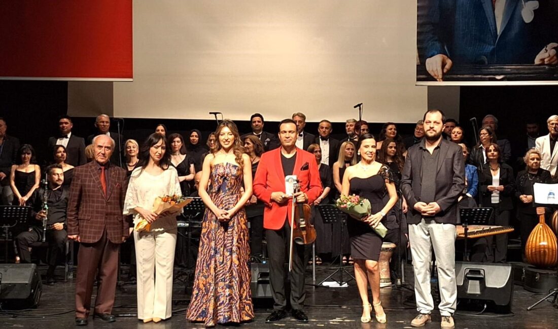 Bursa’da sanat müziği tutkunları, Prusa Türk Sanat Müziği Korosu’nun düzenlediği