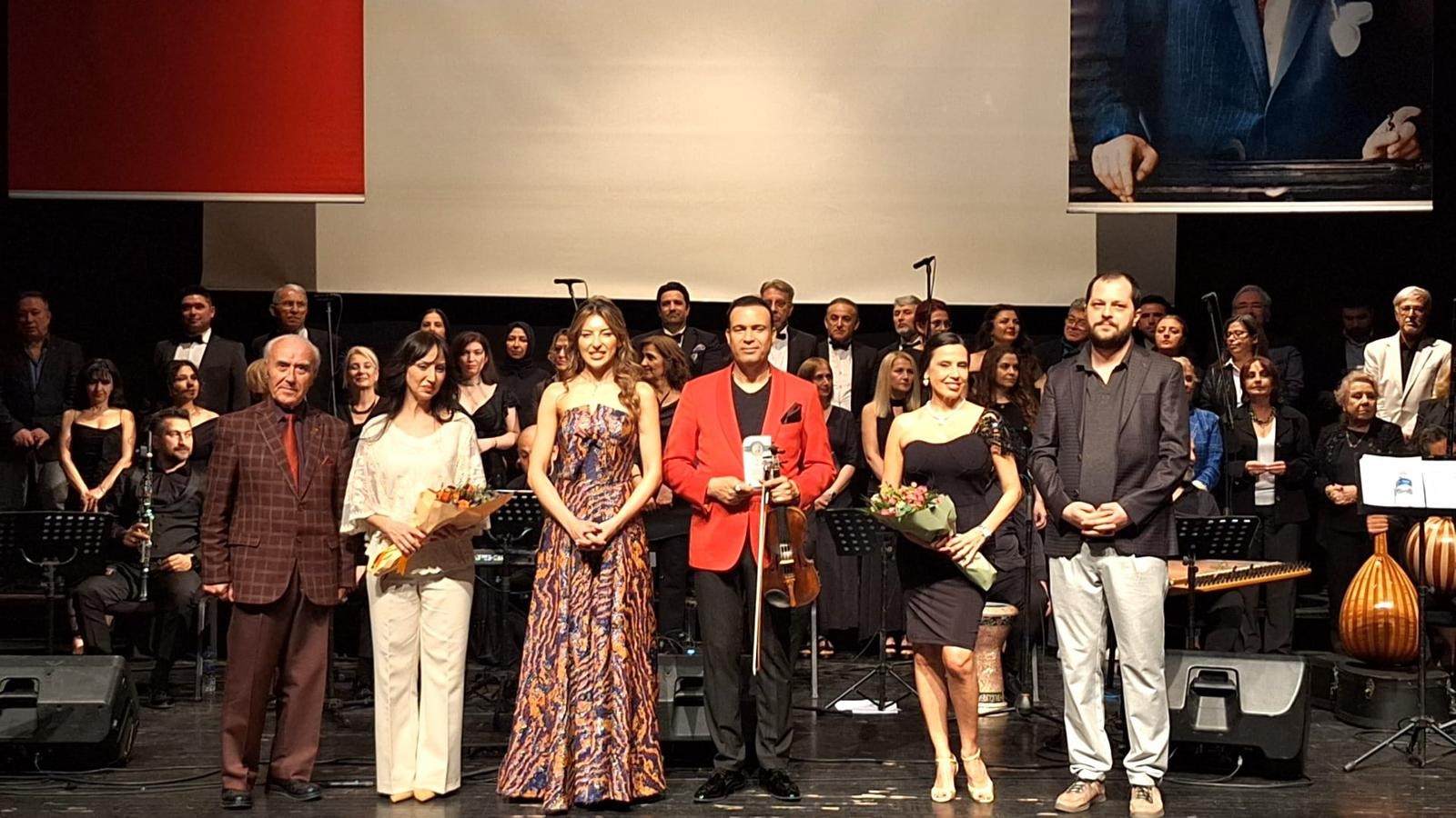 Bursa’da sanat müziği tutkunları, Prusa Türk Sanat Müziği Korosu’nun düzenlediği