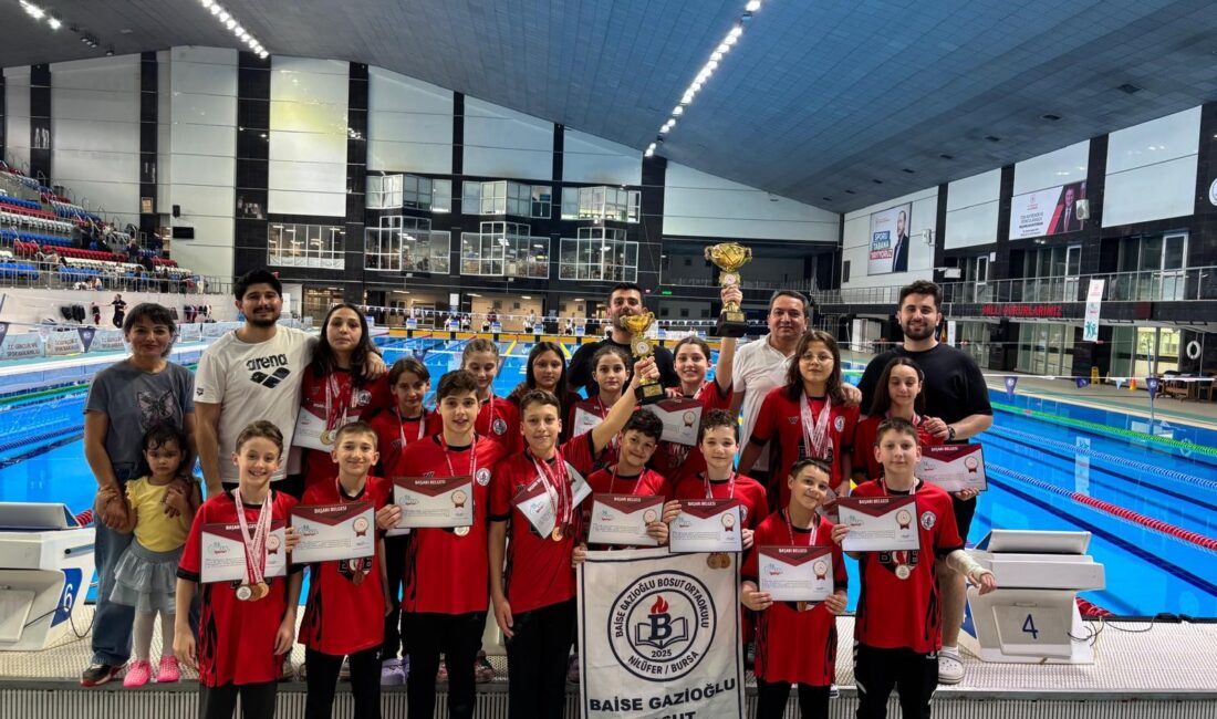 Baise Gazioğlu Bosut Ortaokulu öğrencileri, Küçük Kızlar Yüzme Türkiye Şampiyonası’nda