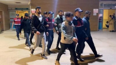 Bursa’nın İnegöl ilçesinde jandarma ekiplerinin düzenlediği operasyonda kaçak yollarla ülkeye